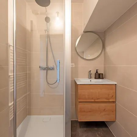 Nid Douillet Hyper Calme En Hyper Centre *