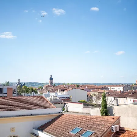 Nid Douillet Hyper Calme En Hyper Centre